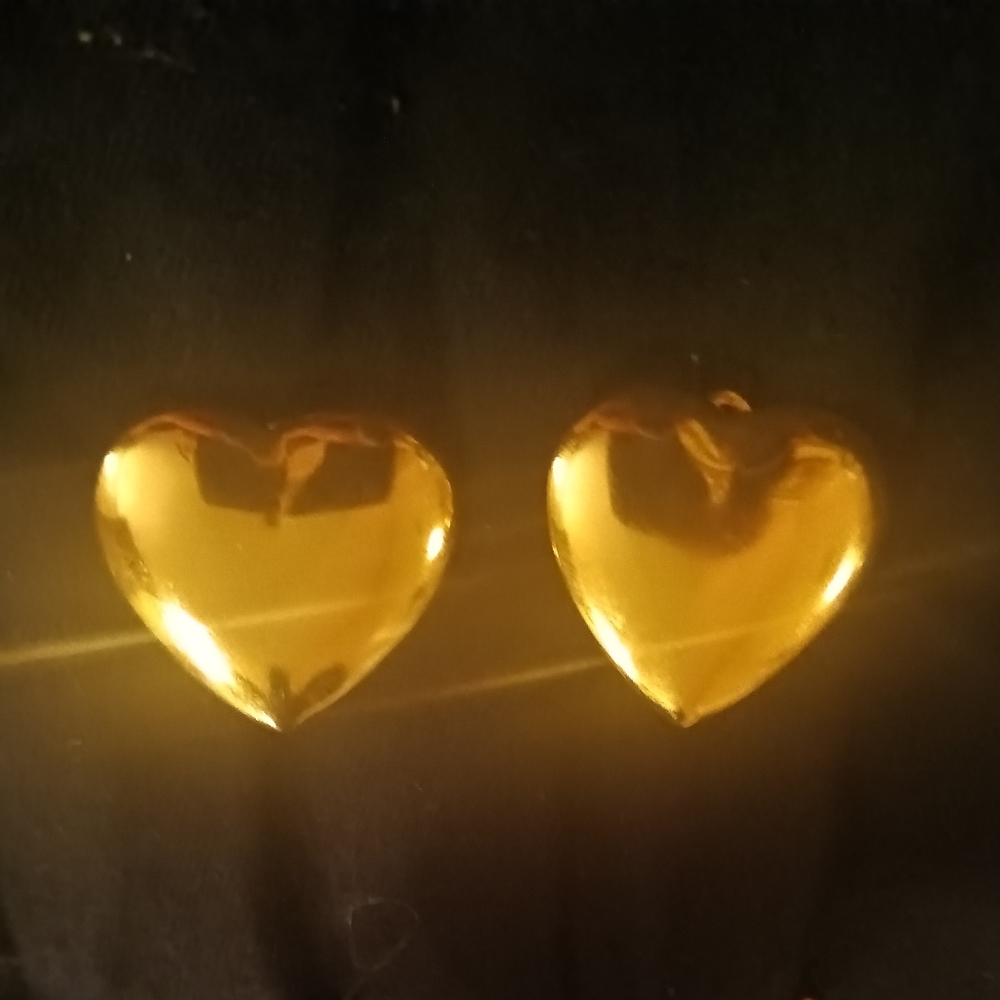 Vintage heart clip earrings.